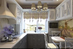Дизайн кухни в стиле прованс с холодильником