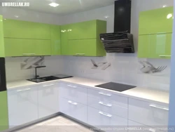 Зеленый верх белый них в кухне фото