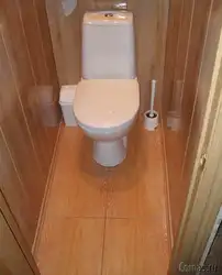 Туалет у кватэры аздабленне ламінатам фота