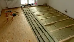 Making floors in an apartment photo