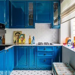 Кухня дизайн синий фартук