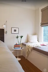 Падваконнік у спальні фота