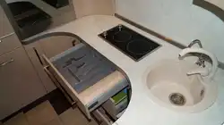 Мойка и плита на кухне фото