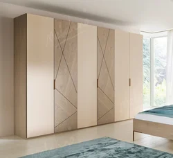 Дизайн распашных шкафов в гостиную