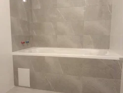 Экран в ванной из плитки фото