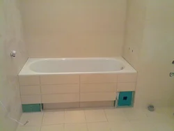 Плиткалардан жасалған ванна бөлмесінің экраны фото