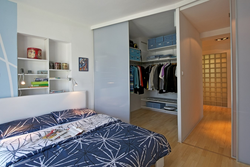 Дизайн гардеробной в спальне 20 кв
