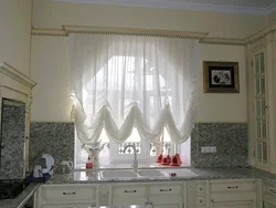 Классические шторы на кухню фото в интерьере