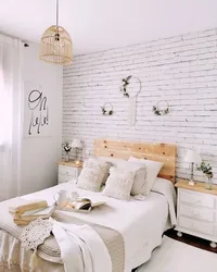 Дызайн спальні белая цэгла