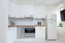 Белый Холодильник На Кухне Фото