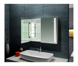 Bathroom design with mirror cabinet