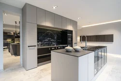 Marble in the interior of the kitchen living room