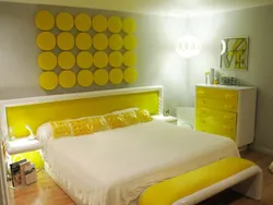 Green and yellow in the bedroom interior