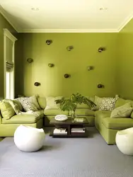 Green and yellow in the bedroom interior