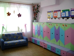Decorating A Bedroom In A Kindergarten In Photos