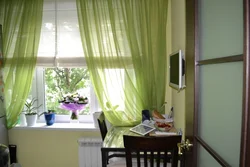 What curtains are suitable for a green kitchen photo