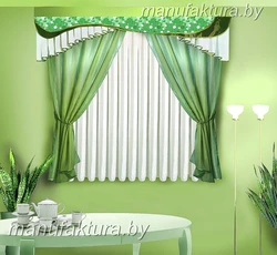 What curtains are suitable for a green kitchen photo