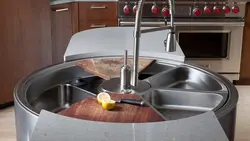 Дызайн кухні з круглымі мыйкамі