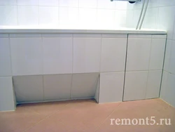 Photo of a bathroom with a foot niche