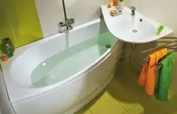 Кутняя ванна ў маленькай ваннай фота