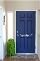 Синие двери в интерьере квартиры