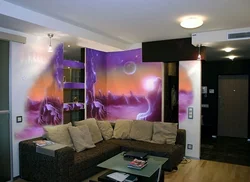 Airbrushing on the wall in the apartment with your own photos