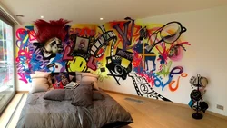 Граффити в интерьере гостиной