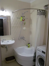 Xruşşov dizayn fotosunda duş qabı olan vanna otağı