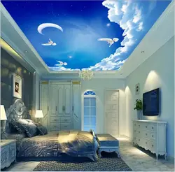 Спальня с потолком небо фото