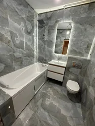 Дизайн ванной комнаты с встроенной ванной