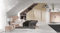Дызайн мансарды спальня шафы