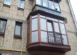 Фота балконаў у кватэры з вуліцы