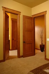Which doors are better in an apartment photo