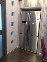 Холодильник в прихожей спрятать фото