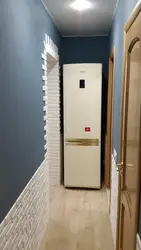 Холодильник в прихожей спрятать фото