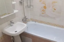 Маленькая ванна сценавымі панэлямі фота