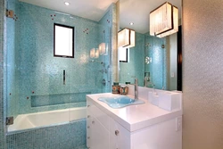 Mozaik plitkali kichik vanna uchun hammom dizayni