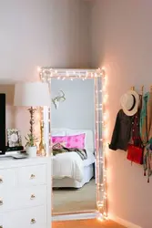 Дызайн спальні з люстэркам з падсветкай