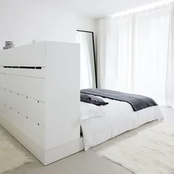 Интерьер спальни комод кровать