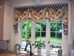 Curtain design for kitchen gardens