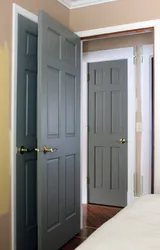 Покрасить двери в квартире фото
