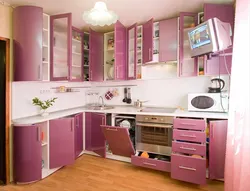 Интерьер сиреневой розовой кухни
