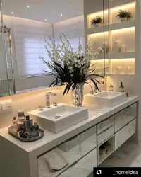 Bathtub with two sinks interior
