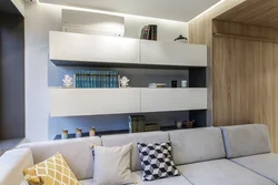 Интерьер квартиры с навесными шкафами