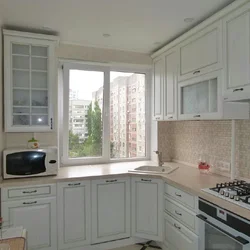 Corner kitchens photo left corner with window
