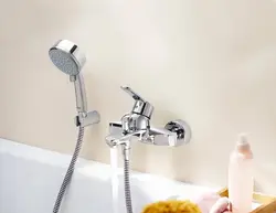 Ванна бөлмесінің интерьеріне арналған душымен кран фото