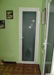 Plastic doors for baths and toilets photo