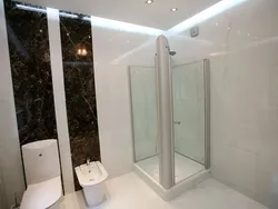 Мәрмәр душымен ванна бөлмесінің дизайны
