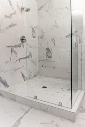 Мәрмәр душымен ванна бөлмесінің дизайны