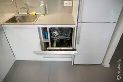 Kitchen Design With Non-Built-In Dishwasher